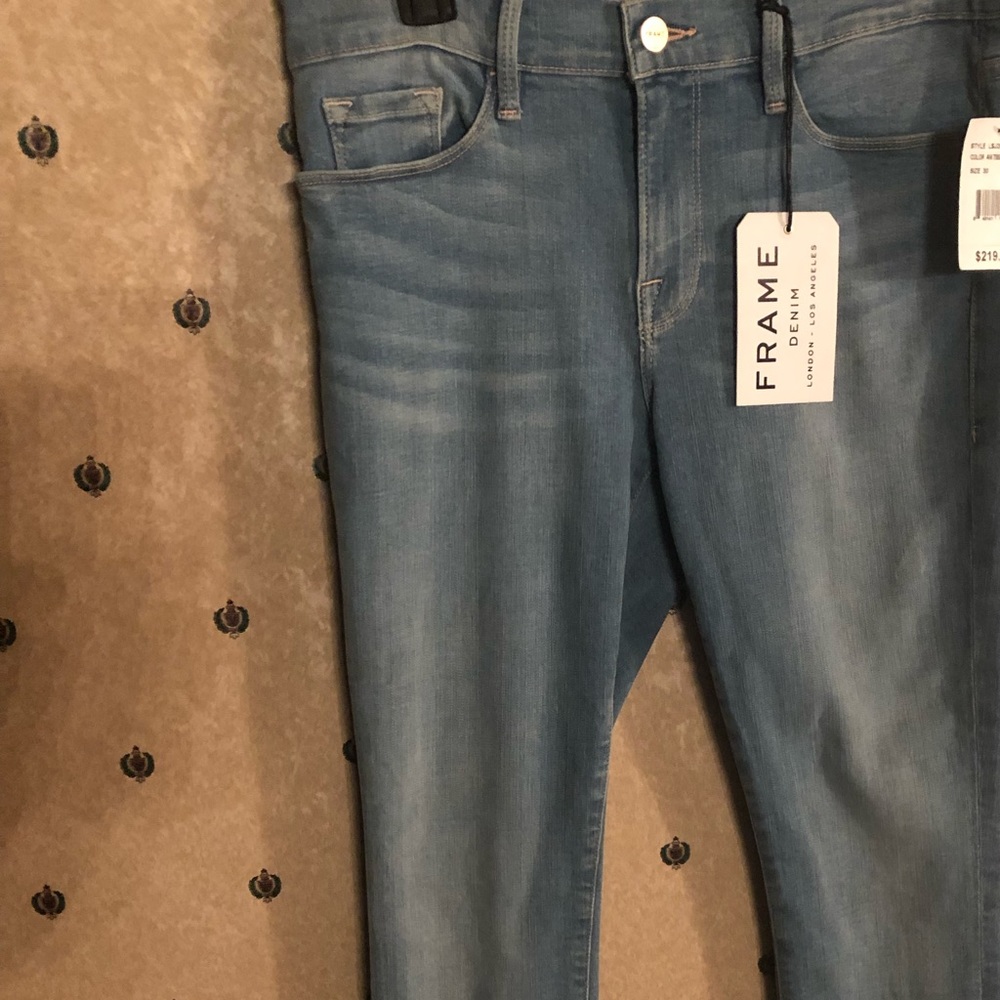 FRAME Denim Jeans in lightwash NWT